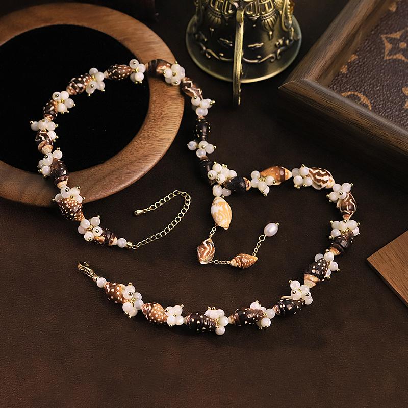 Natural Freshwater Pearl Conch Shell Pendant Necklace for Women Daily Wear Seashell Necklace Boho Beach Style Dainty Jewelry