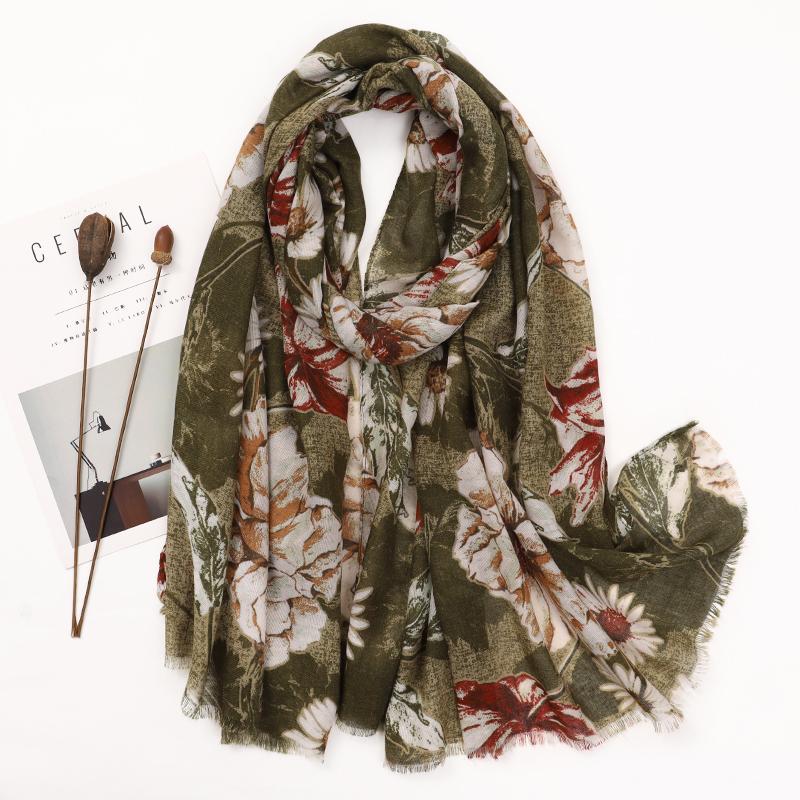 Fashion Printing Flower Tassel Shawl Cotton Viscose Scarf Women Beach Sunscreen Shawl Muslim Hijab Wrap Headscarf