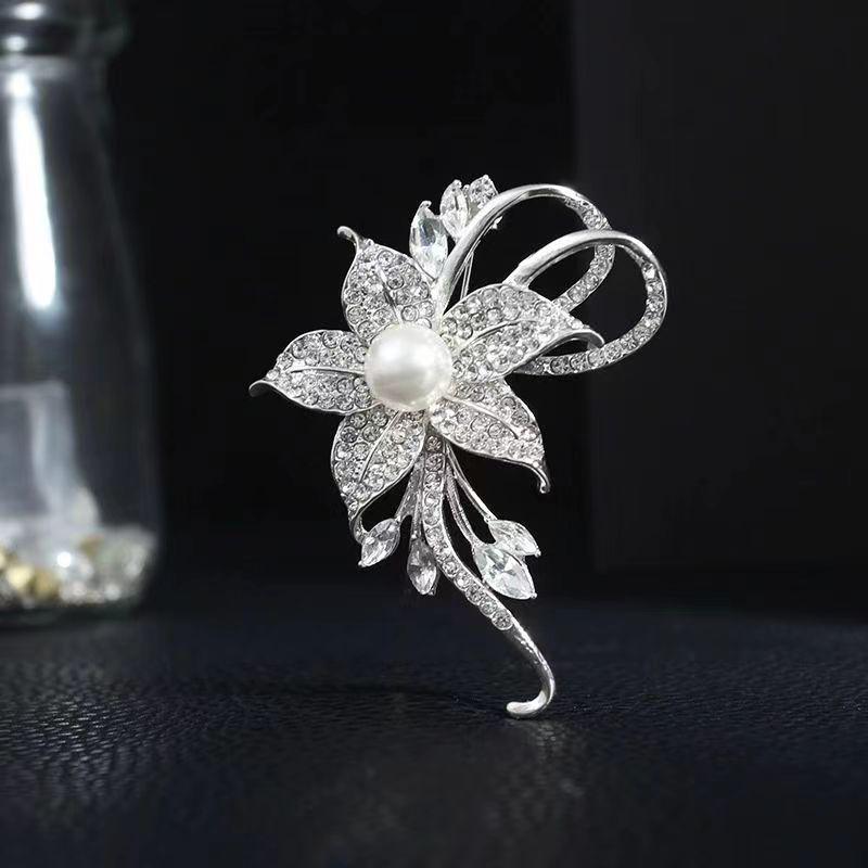 Elegant Luxury Brooch: Versatile and Exquisite Pin for Suit Jackets - Japanese and Korean Inspired Design