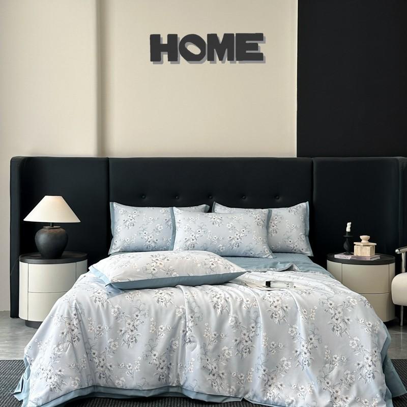 

4Pcs Ice Soft Silk Summer Quilt Set with Sheets Pillowcases, Washable Summer Cool Air Conditioner Thin Blanket Quilt 150x200cm 4pcs set