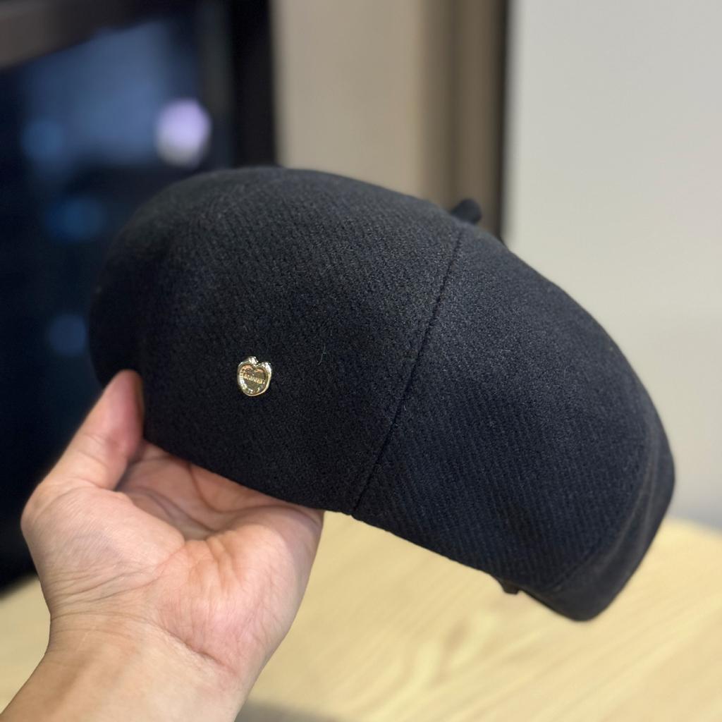 Autumn Woolen Beret Women's Face Revealing Small Versatile Casual Painter Hat Retro British Style Newsboy Hat