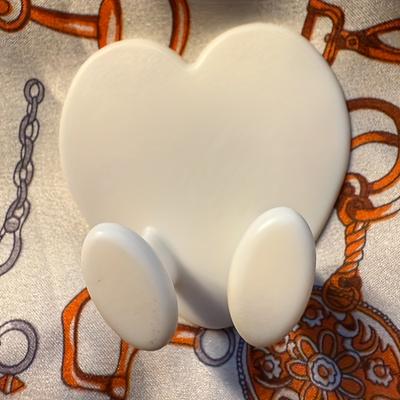 2pcs Heart-Shaped Adhesive Wall Hooks In White - Strong, Waterproof, Easy To Install - Ideal for Keys, Towels, Bathroom Supplies & Cable Management