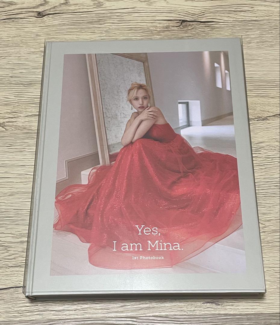 

[USED] Yes, I am Mina. 1st Photobook