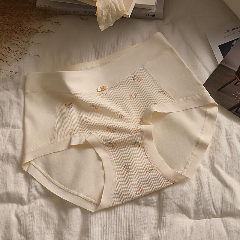 Female Spring and Autumn Flowers Pure Cotton Antibacterial Breathable Hip Hip Mid Waist Triangle Briefs
