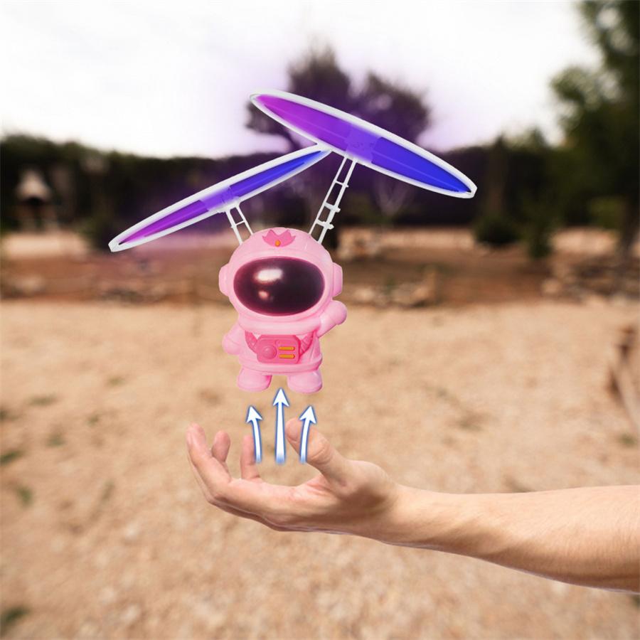 Mini Juguete Volador por Inducción Infrarroja Estilo Astronauta Avión Helicóptero Juguete Máquina Voladora por Inducción Vuelo Automático Juguete para Niños