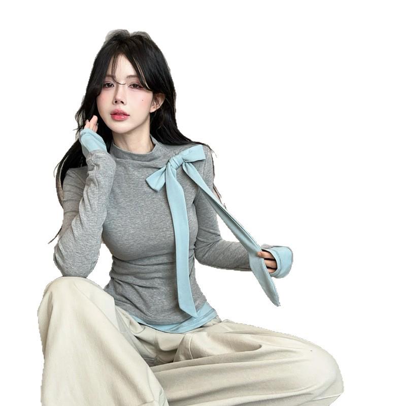 Elegante Top de Punto para Mujer con Cuello Alto y Lazo