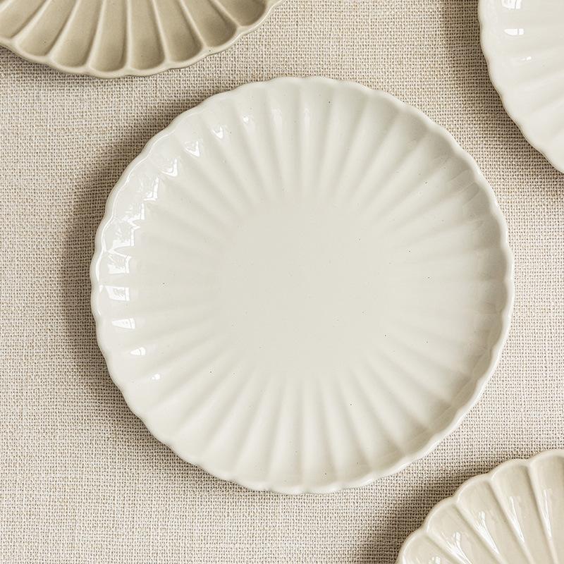 Simple Flower-Shaped Plate, Exquisite Plate, Household Ceramic Plate, Vegetable Plate, High-Value Tableware, Shallow Plate, Western Pasta Plate.
