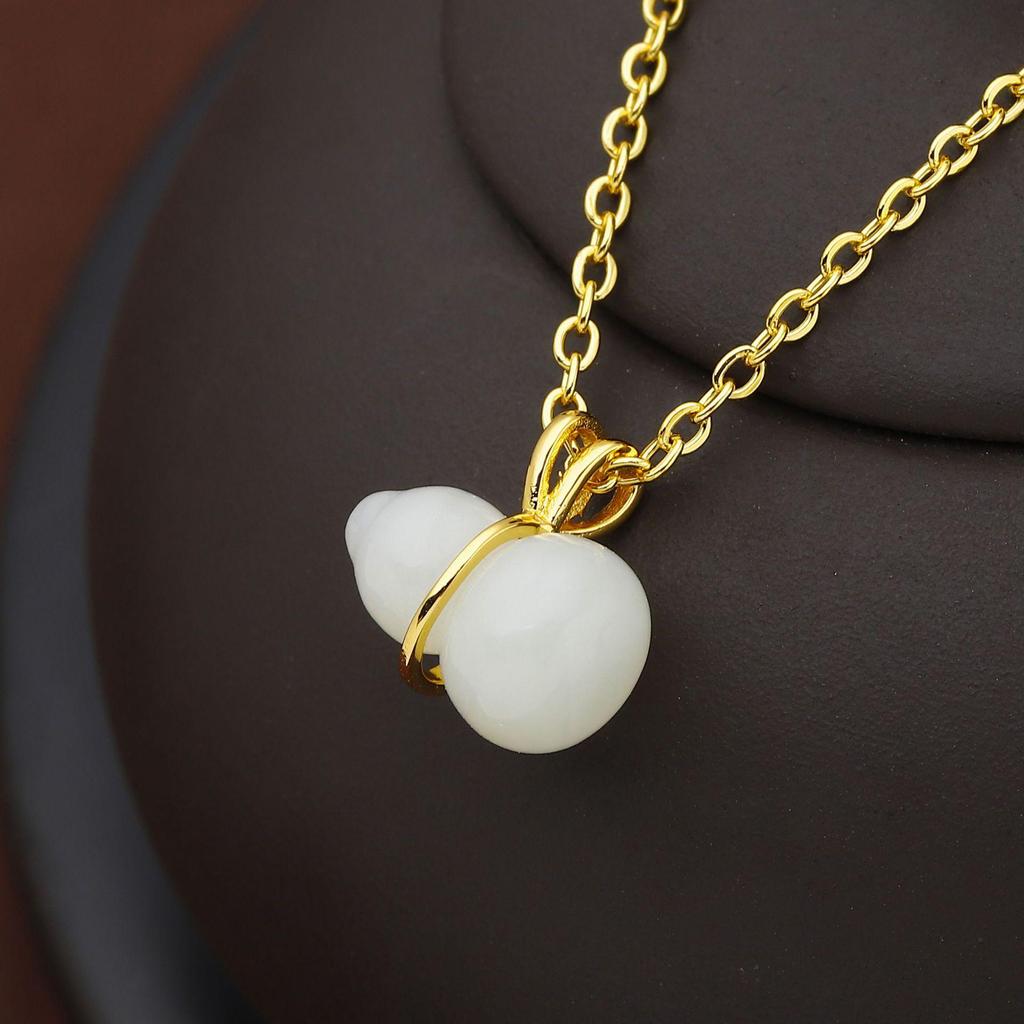 Elegant Natural Hetian Jade Necklace with Gold and Xiuyan Jade Pendant - A Fashionable and Timeless Gift for Women