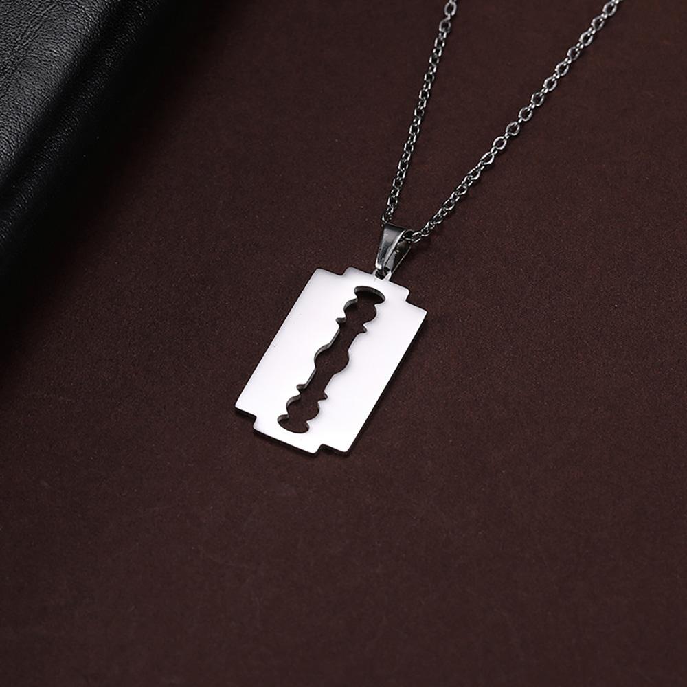 Collier Lame de Rasoir Cazador Forme de Rasoir Pendentif Collier Acier Inoxydable Collier Acier Froid Pour Hommes Collier Hip Hop Bijoux