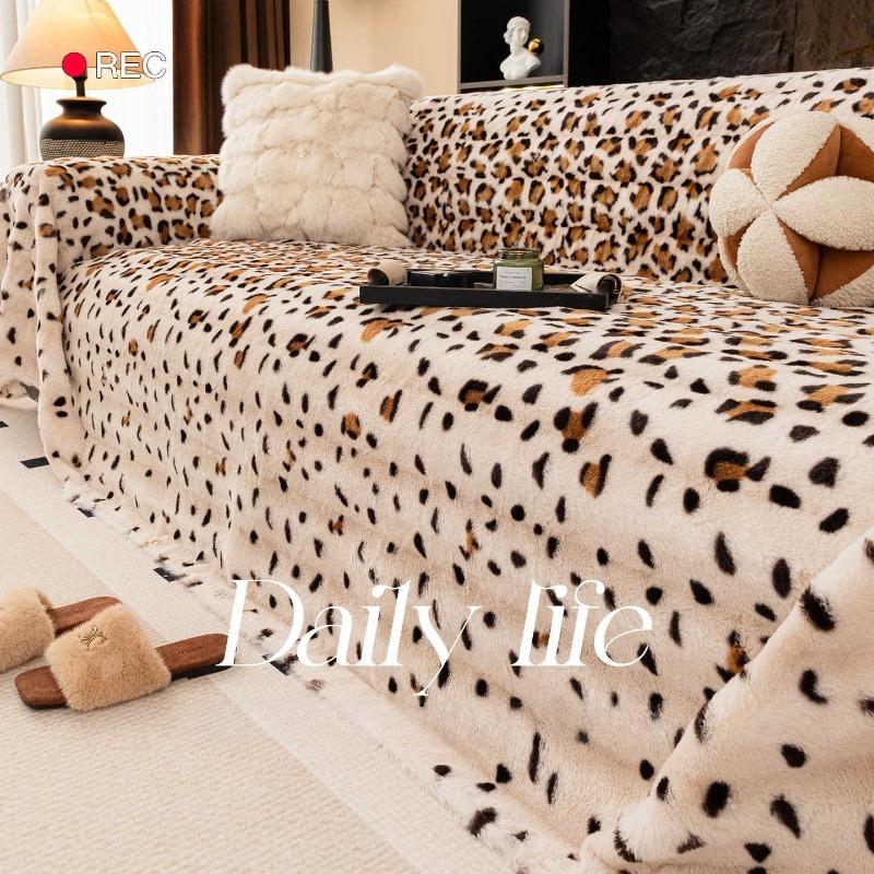 1Pc Plush Leopard Print Sofa Cover Anti-Skid And Anti-Cat Scratch In Autumn And Winter A Whole All-Inclusive Cushion Blanket