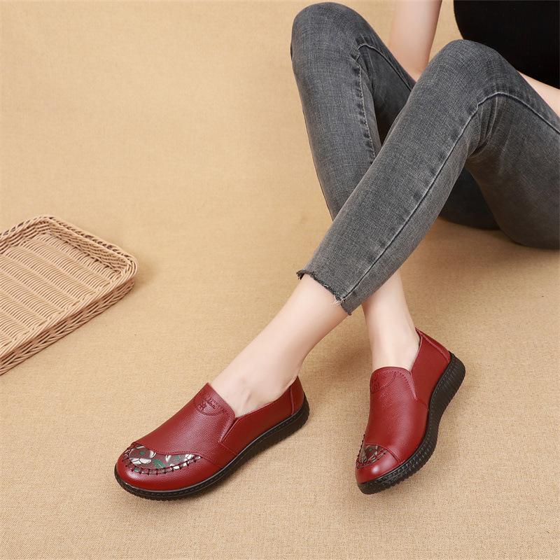 2023 Genuine Cowhide Leather Comfort Shoes for Moms - Spring & Autumn Non-Slip Flat Soles
