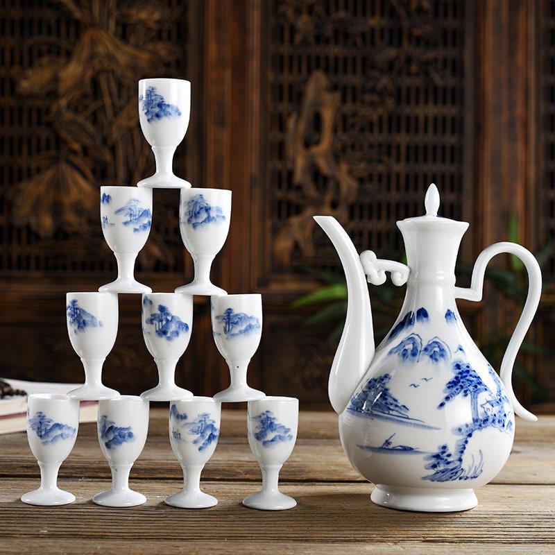 Antique Style Ceramic Wine Set: Decanter & Small Baijiu Cups