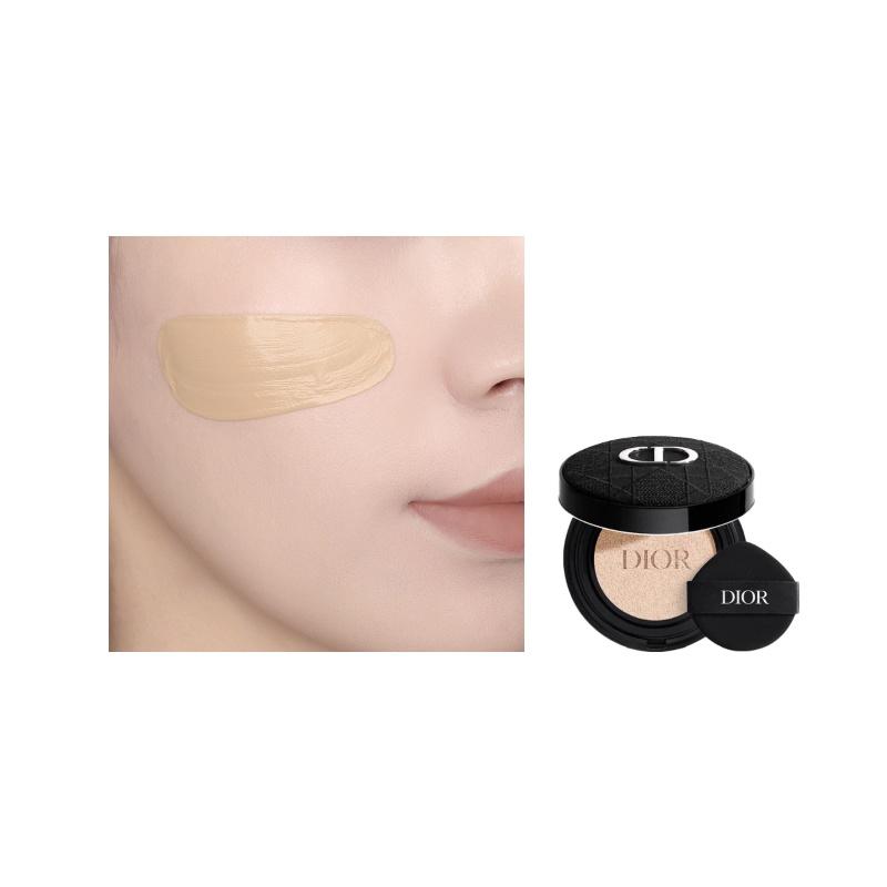 

DIOR Cushion 0N Glow No gift box, no gift bag белый