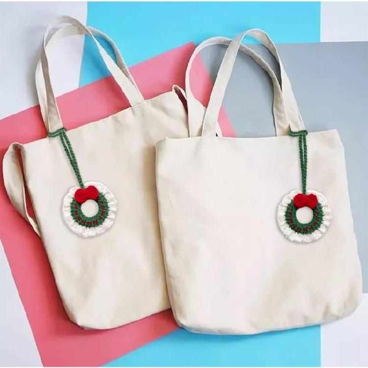 Hand Crocheted Wool Bag Charm Festival Wreath Design Soft Christmas Festival Decoration For Kids Backpacks Pendants