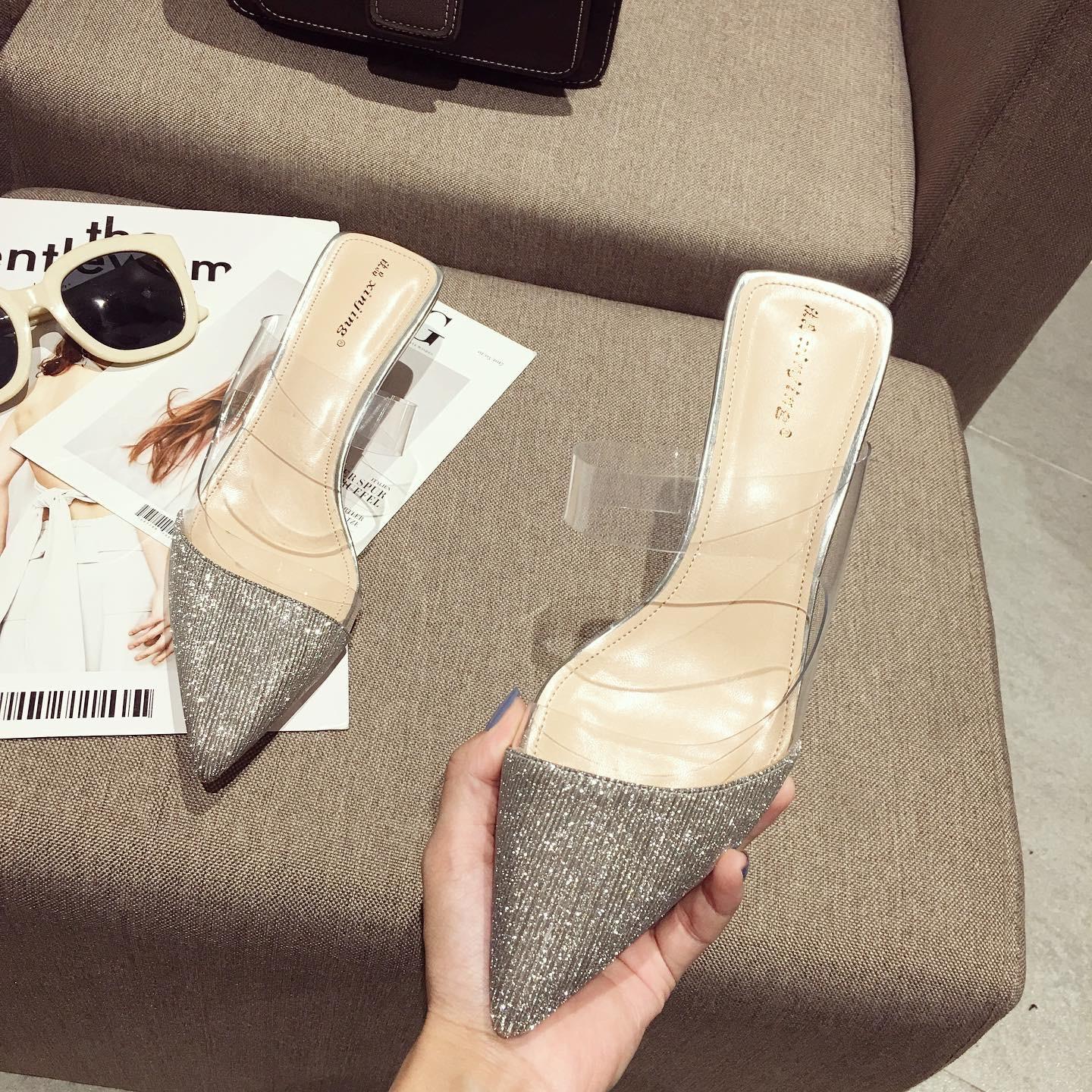 

блестящие серебряные прозрачные тапочки женские странные хрустальные туфли на среднем каблуке летние туфли с острым носком прозрачные сандалии с узкой резинкой 5 серебряный