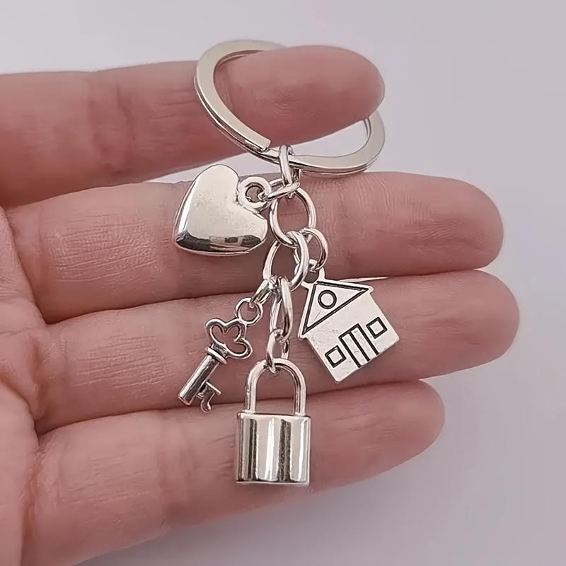 1pc Fashionable Iron Alloy Keychain with Heart, House, And Key Charms Classic Keyring for Bags Pendant Accessory Ideal Valentine'S Day Gift