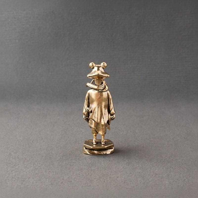 Collectible Brass Frog Ornament Mini Standing Metal Statue Antique Copper Decor for Office Table Gift Home Decor Free Shipping