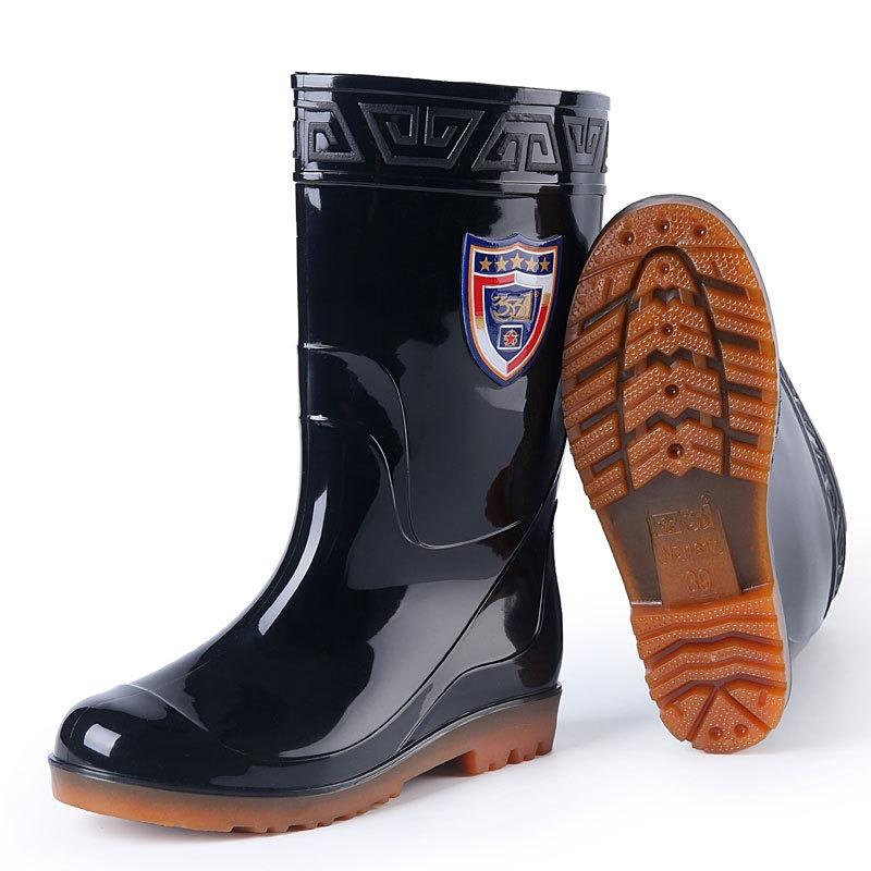 

3 men s medium tube rain shoes 11 black industrial and mining labor insurance shoes medium top rain boots three waterproof shoes direct sales 45 чёрный