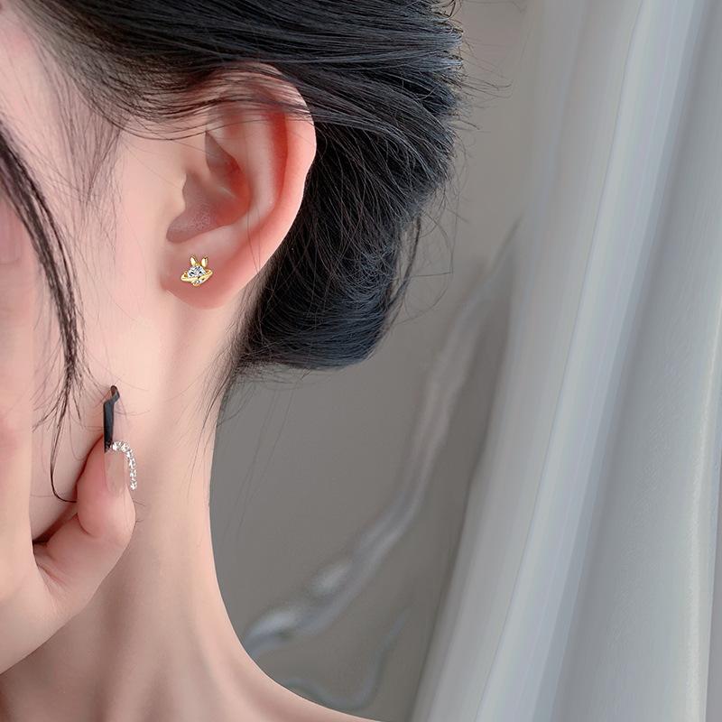 Small and Cute Rabbit Planet Earrings Jade Rabbit Earrings Niche Design Versatile
