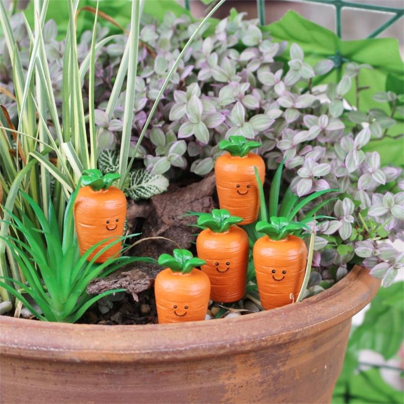 Easter Stake Carrot Statue Smile Carrot Shaped Figurines Plant for Indoor and Outdoor Sculpture Decors