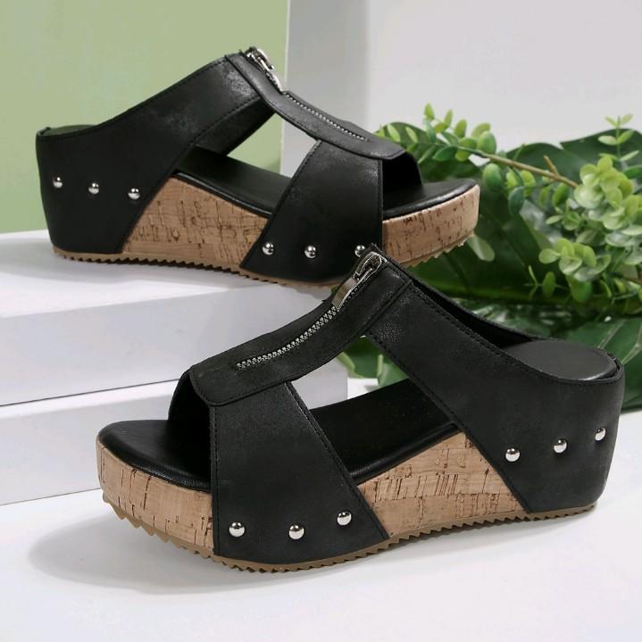 Foreign trade 2025 summer new thick-soled wedge heel fish mouth one-word large size women's slippers rivet open-toed women's shoes