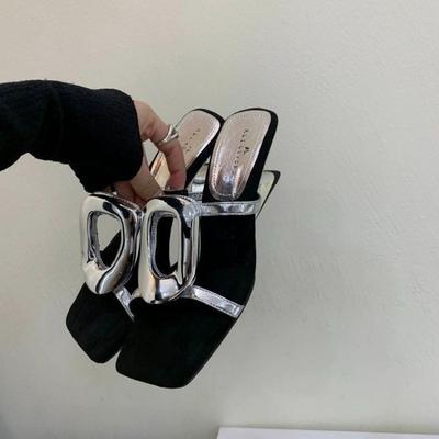 Modne metalowe kliny kapcie obuwie złote buty dla kobiet luksusowe kobiece płytkie damskie kliny slajdy sandały pompy buty