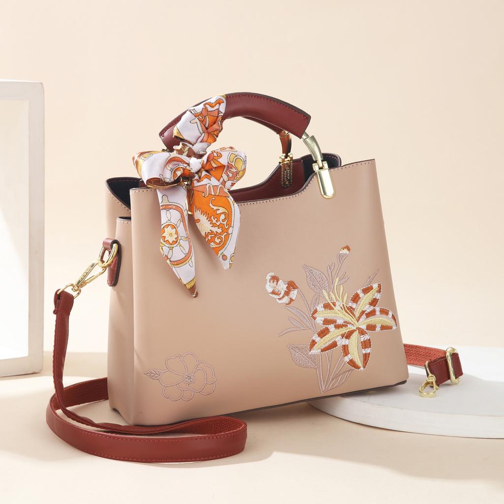 New Chinese style national style embroidery gift bag women's bag new mother bag atmospheric middle-aged women's messenger bag handbag