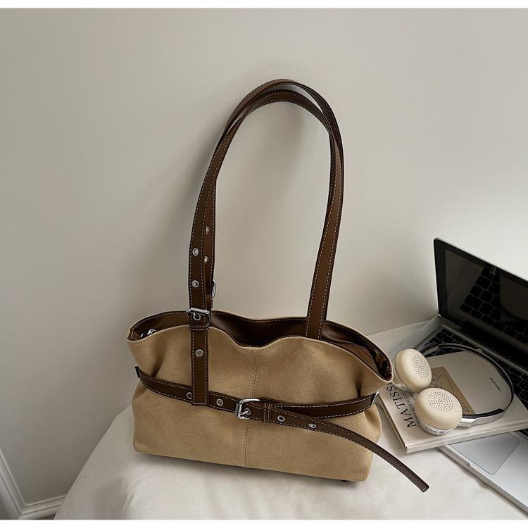 A Niche Tote Bag, A Light Luxury Underarm Bag, A Versatile Shoulder Bag for Commuting