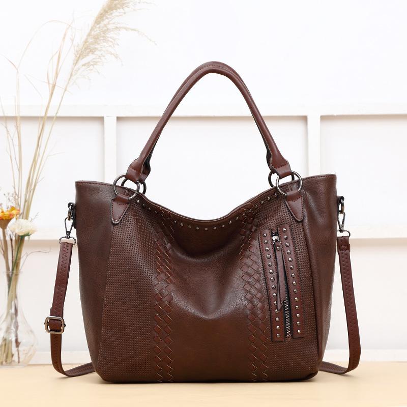 High Capacity Shoulder Bags Women's Fashion European American Retro Rivet PU Leather Trend Versatile Lady Tote Bag Crossbody Bag