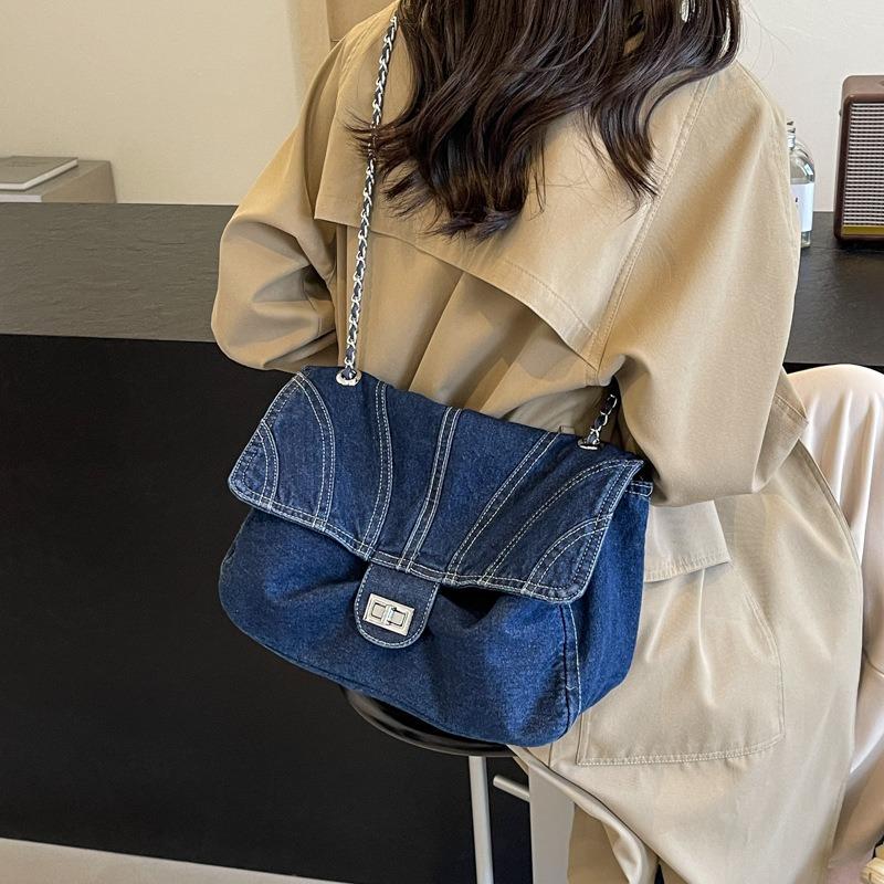 2025 New Fashionable and Versatile Chain Underarm Bag Large Capacity Commuter Shoulder Tote Bag