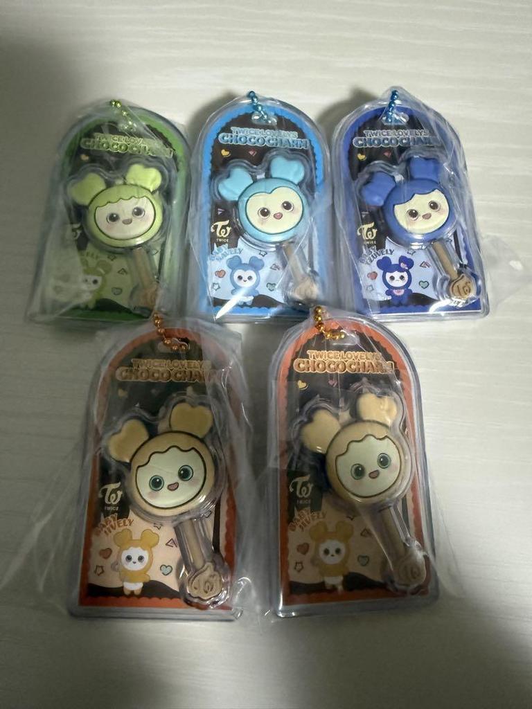[USED] TWICE LOVELYS Chocolate Covered Cookies & Charms