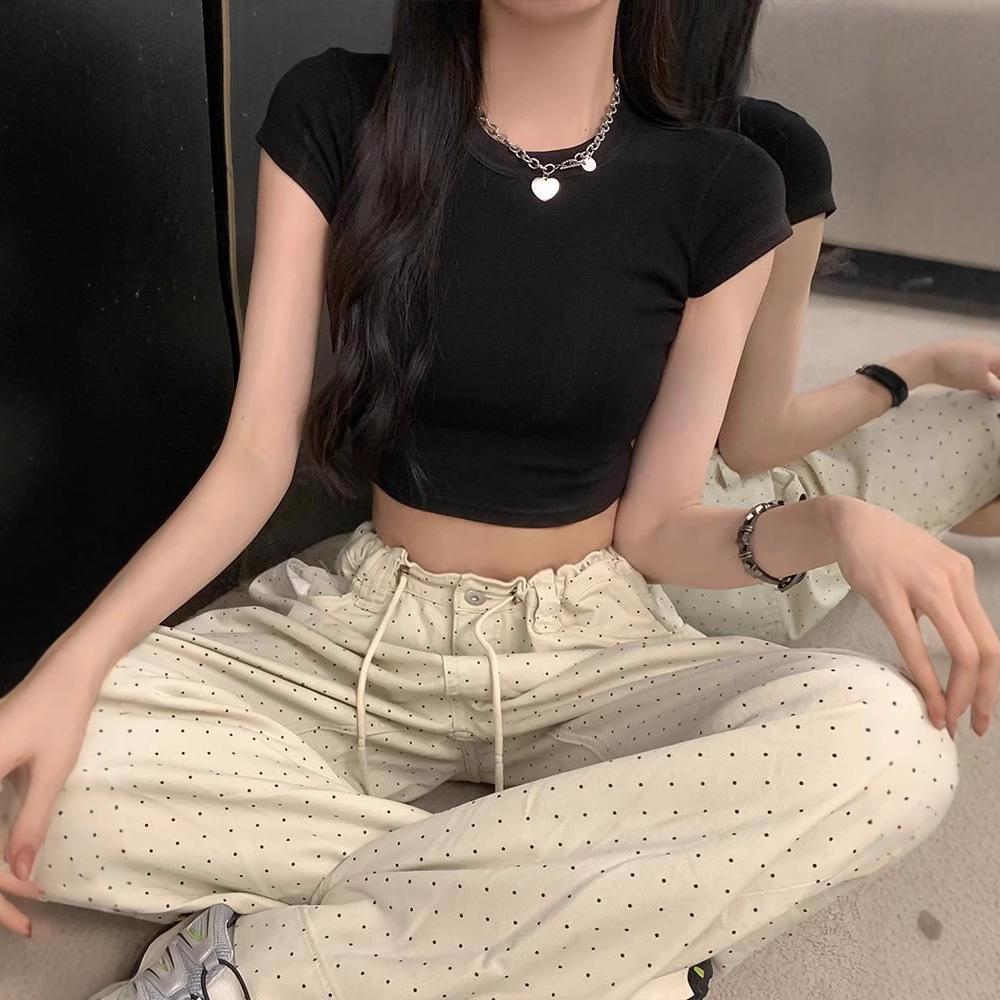 Dámsky letný zoštíhľujúci crop top s krátkym rukávom - Pikantný & Čistý ležérny štýl pre drobné postavy