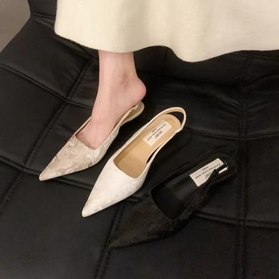 Neue Mode Frühling Sommer Damen Kitten Heels Spitz Zehen Sandalen Mode Rücken Schnalle Bling Silber Damen Casual Mittelhohe Absätze Schuhe