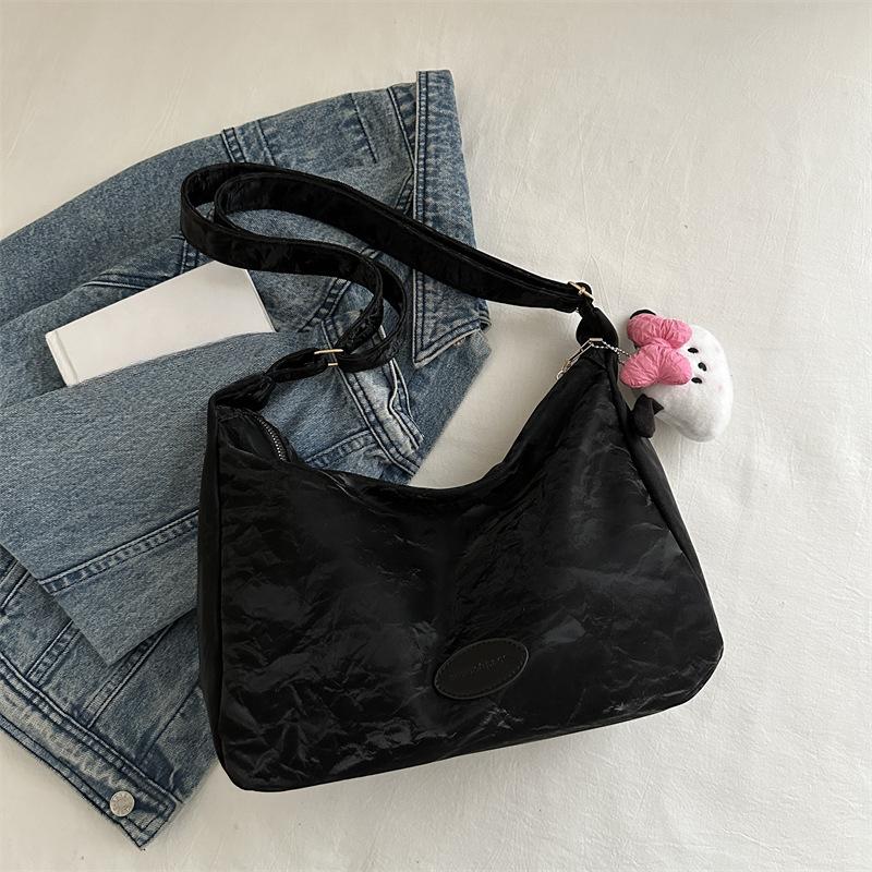 Simple and High-value Tote Bag for Women Ins Fashion Large Capacity Crossbody Bag for Daily Commuting and Casual High-value Single Shoulder