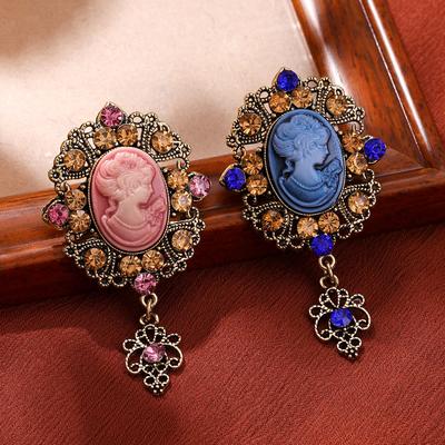 New Beautiful Head Pendant Brooch Retro Court Style Alloy Diamond Accessories Pin High-end Corsage