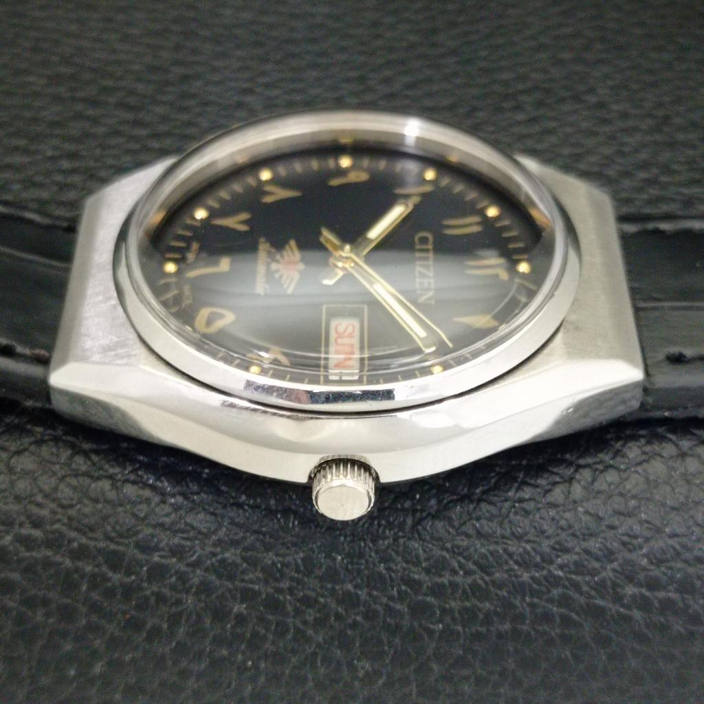 CITIZEN AUTOMATIC 8200 VINTAGE JAPAN MENS BLACK COLOR DIAL WATCH a702128-5 R208-a702128