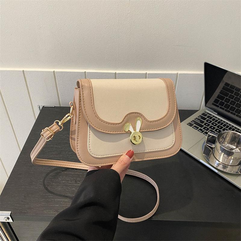Feel the Small Bag, the New Women's Bag Is Trendy and Fashionable, and the Versatile Messenger Bag Is Now Popular for Shoulder Small Square Bags.