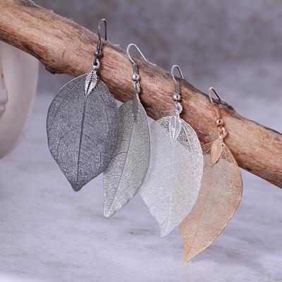 Ağaç Yaprağı Şeklinde Alaşım Oyuk Parlak Sallantılı Kancalı Küpeler Düğün İçin Moda Takı