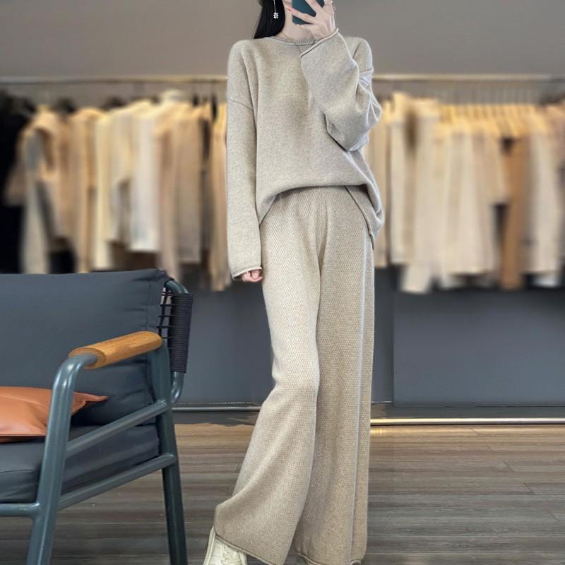 Dámský 100% vlněný pletený dvoudílný komplet: Kardigan s kulatým výstřihem a kalhoty se širokými nohavicemi