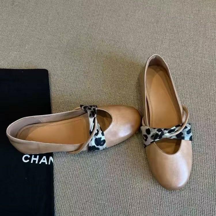 Cowhide Version Retro Round Head Light Mouth Leopard Print Flat-soled Single Shoes Women's New Autumn Niche Design Soft-soled French Commuter Shoes