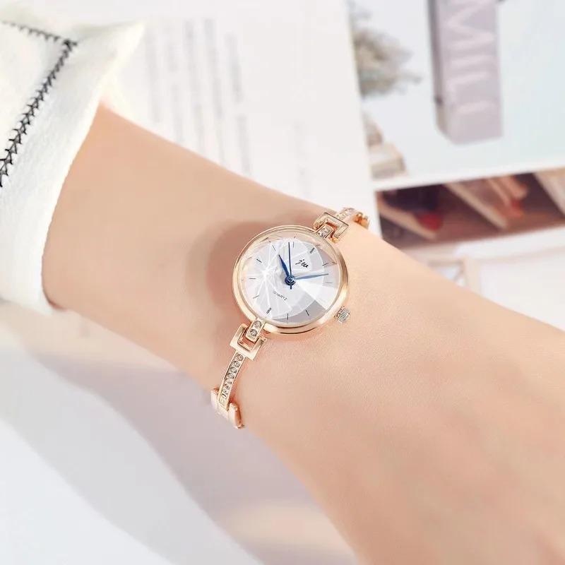 Simple Elegant Small Women's Watches Luxury Brand Gold Wrist Watches for Women Ladies Quartz Watches for Girls Montre Femme