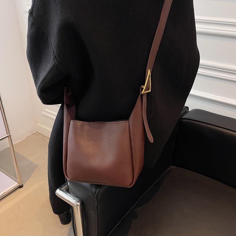 Nowoczesna, uniwersalna torba typu crossbody w stylu retro na jesień i zimę dla kobiet, nowa, modna, niszowa torba na jedno ramię pod pachami