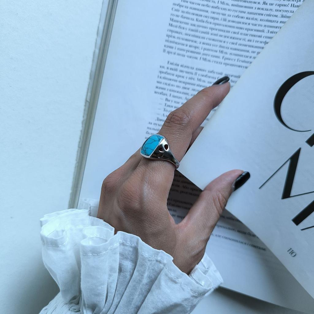 Серебряное кольцо с бирюзой, вес изделия 4,57 гр (2176558)