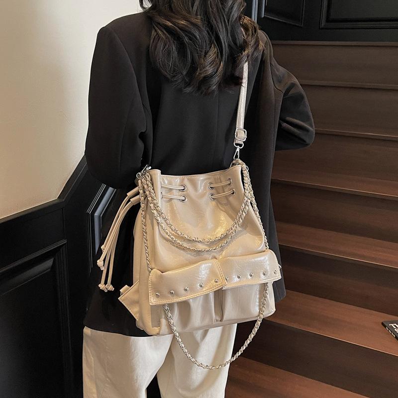 Multi-pocket Chain Large Capacity Backpack Commuter Versatile Shoulder Messenger Bag