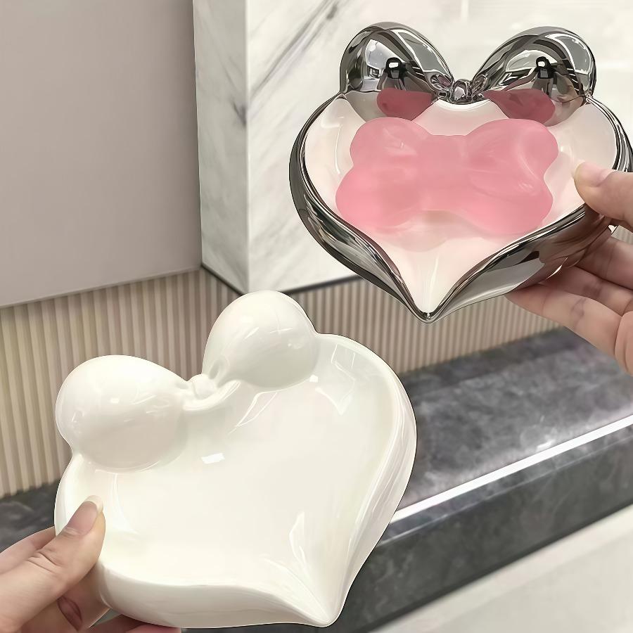 White Heart-Shaped Soap Drain Rack, Fashionable And Niche High Luxury, White Non-Perforated Design, for Drainage, Toilet Soap Dish for Sinks