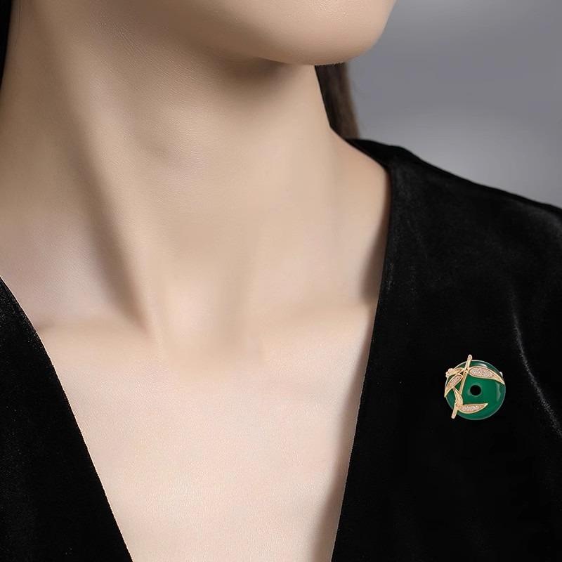 Bamboo Report Peace Clasp Brooch, High-end Women's Ancient Style Exquisite Mini Brooch, Elegant Anti-exposure Brooch
