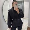 Trench corto marrone scuro con cintura