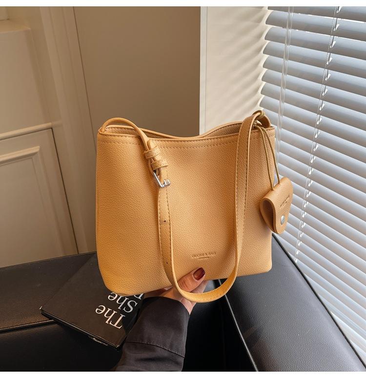 New Texture Generous Lazy Wind Underarm Women's Bag Bucket Bag Casual Small Niche Lychee Pattern Handbag