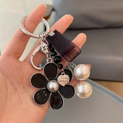 EASYA 2022 Fashion Black Sunflower Pearl Luxury Keychain Chain Car Keychain Party Gifts for Guests