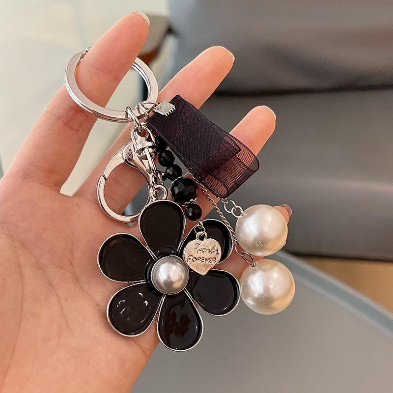EASYA Fashion Black Sunflower Pearl Luxury Keychain Chain Car Keychain Party Gifts for Guests